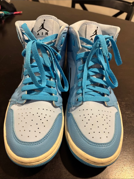 Nike Shoes - AIR JORDAN 1 MID SE